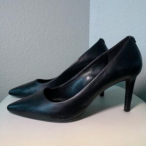 Michael Kors black leather pump, size 10